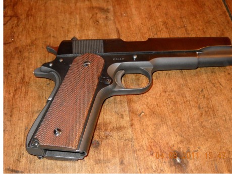   Amigos mios a mis manos llego una 1911 de manos de un amigo que la restauro por el que se que esta repavonada 01