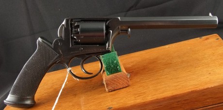 Voy a colocar unas fotos de un arma larga alemana de llave de mecha del siglo XVI. 102