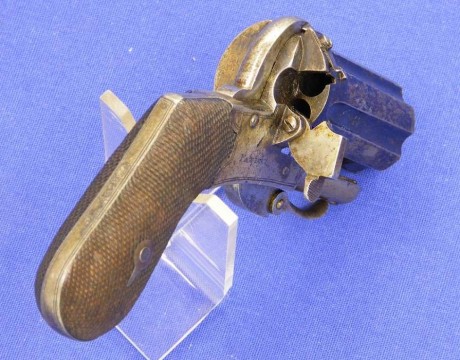 Voy a colocar unas fotos de un arma larga alemana de llave de mecha del siglo XVI. 10