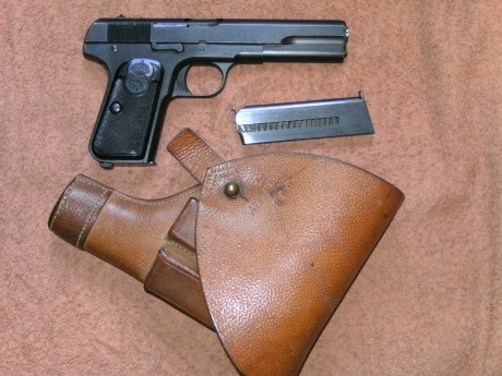 Hola, se vende inutilizada Husqvarna modelo 1907 en calibre 9mm Browning long con funda y un cargador 00