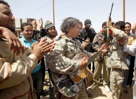 Ya que estamos en el tema del conflicto de Libia, me gustaría hacer algunos comentarios al respecto del 40
