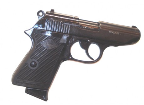 Hola
A ver si alguien tiene este modelo, la bruni police, réplica de la PPK, y me puede decir si se le 50