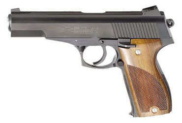 pistola sphinx expuesta en el stand de bori