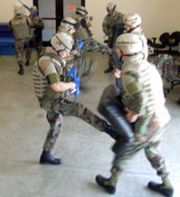 militares_blueguns